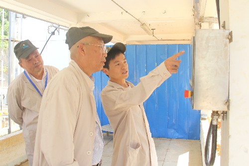 福安胡廷淦：圖為專家組在現場查看 (2)~1.jpg