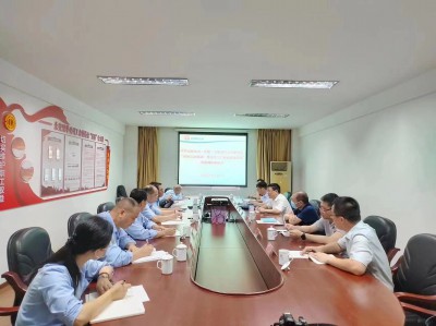 格式工廠省機電控股公司黨委副書記、總經理董飛龍，黨委委員、副總經理吳大文在永安雙華公�?.jpg